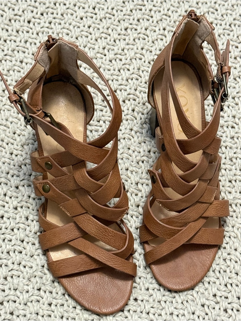 XOXO Women's Strappy Brown Leather Sandals Size 6